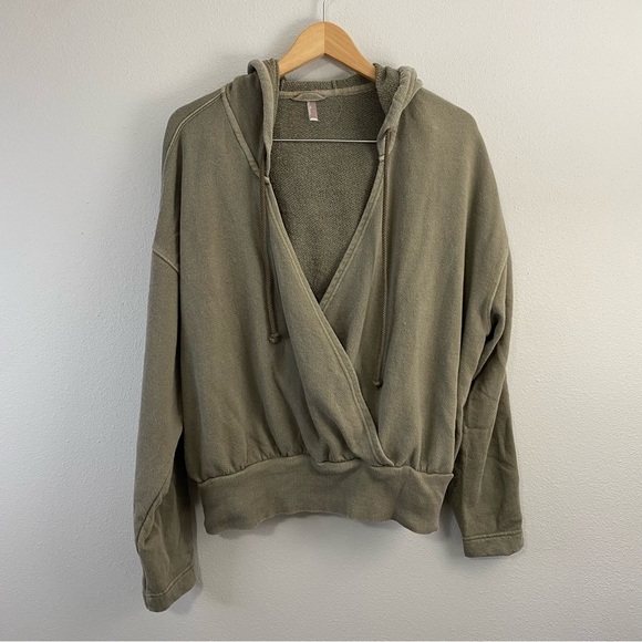 free people movement Tops - Free People Movement Crossover Green Pullover Hoodie Women’s Medium